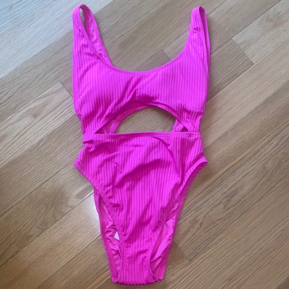 BCBGeneration sexy ribbed cut out one piece swimsuit bathing suit pink NWT M